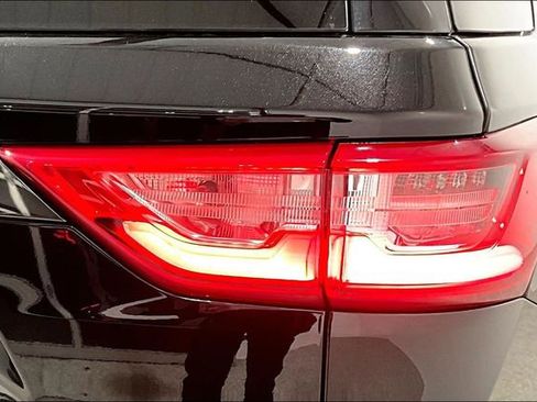 Used 2021 Chevrolet Traverse RS image 24