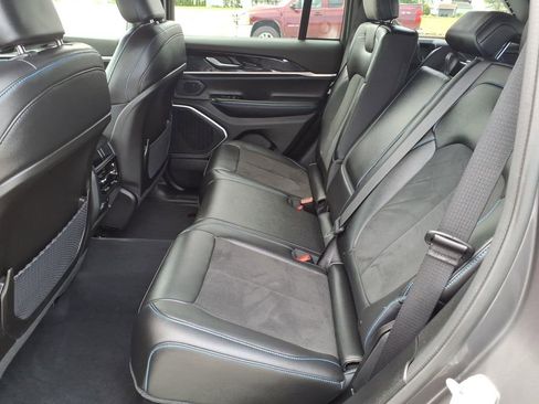 Used 2023 Jeep Grand Cherokee Trailhawk AWD/4WD image 21