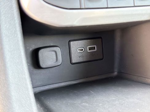 Used 2023 GMC Acadia SLE FWD image 36