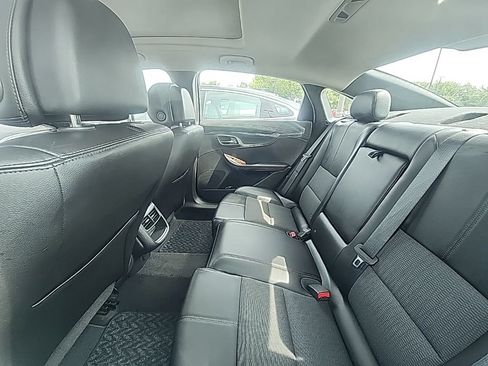Used 2014 Chevrolet Impala LT w/ Convenience Package FWD image 5
