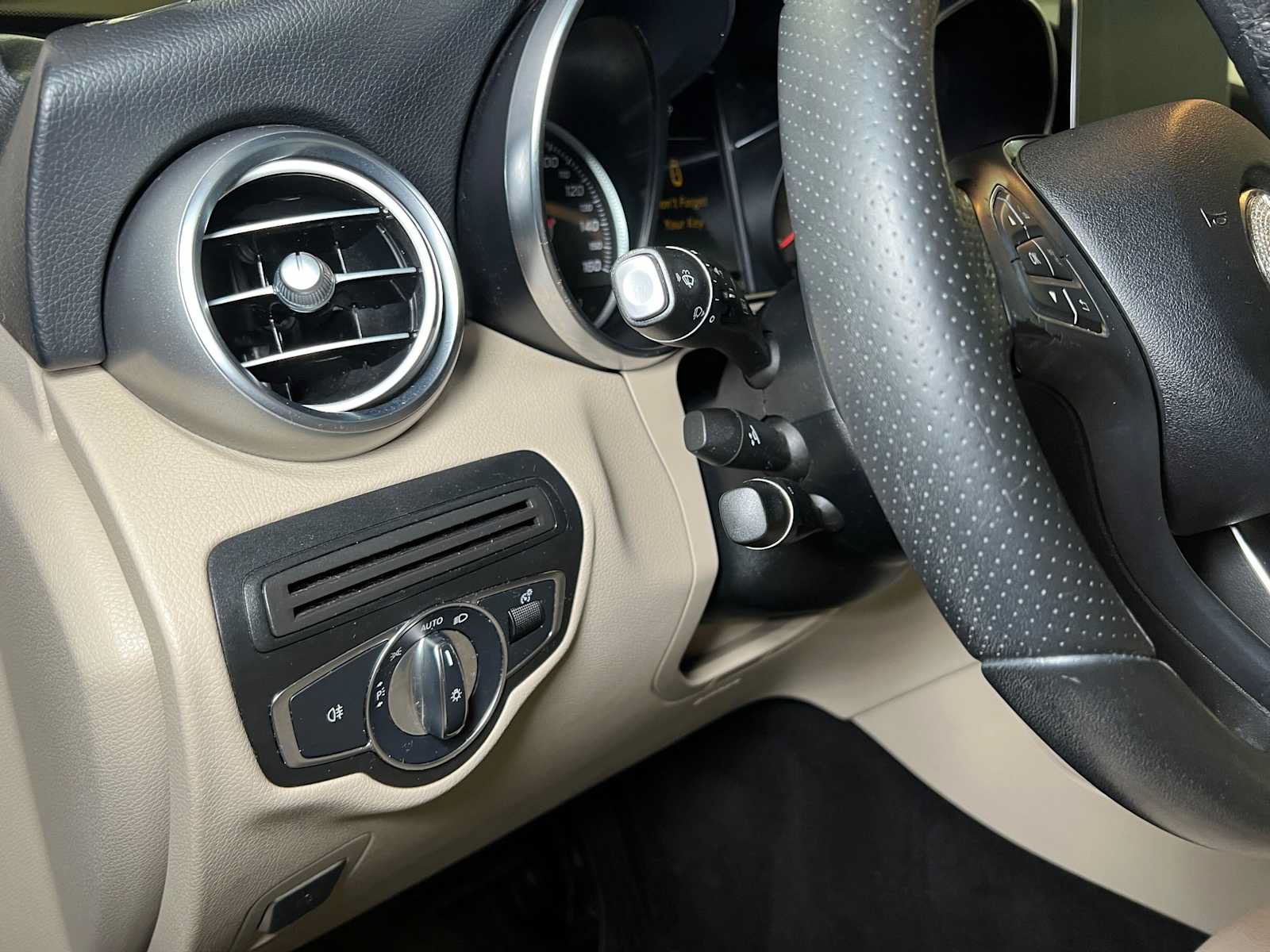 Certified 2018 Mercedes-Benz GLC 300 4MATIC image 28