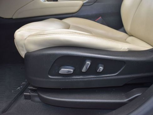 Used 2018 Cadillac XT5 Luxury image 13