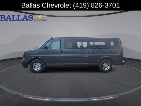 Certified 2017 Chevrolet Express 3500 LS image 5