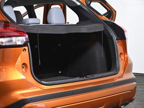 Used 2021 Nissan Kicks SR w/ SR Premium Package image 30