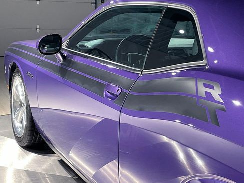 Used 2013 Dodge Challenger R/T RWD image 17
