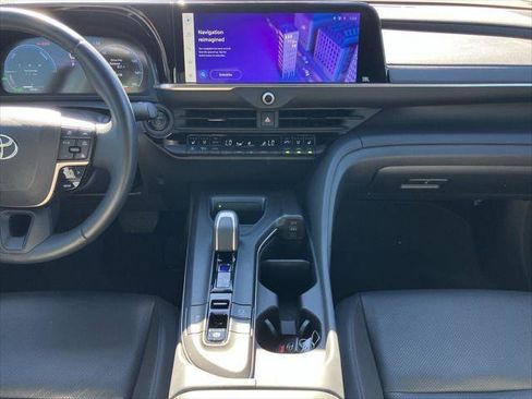 Certified 2023 Toyota Crown AWD/4WD image 17