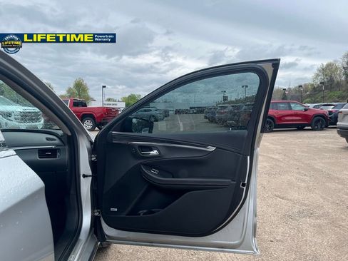 Used 2019 Chevrolet Impala Premier FWD image 33