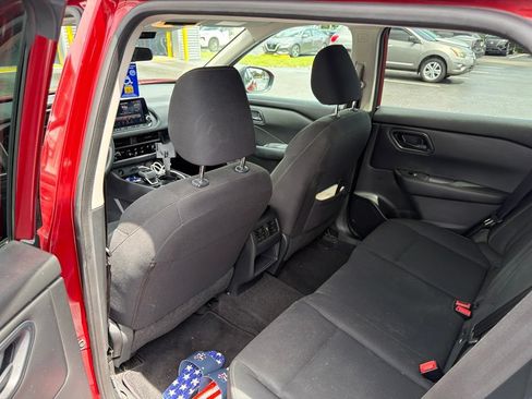 Used 2024 Nissan Rogue S FWD image 7