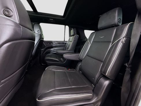 Used 2022 Cadillac Escalade ESV Sport RWD image 28