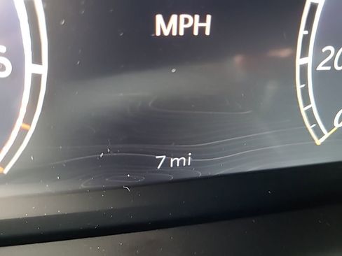 New 2025 Jeep Grand Cherokee Laredo w/ Luxury Tech Group I image 38