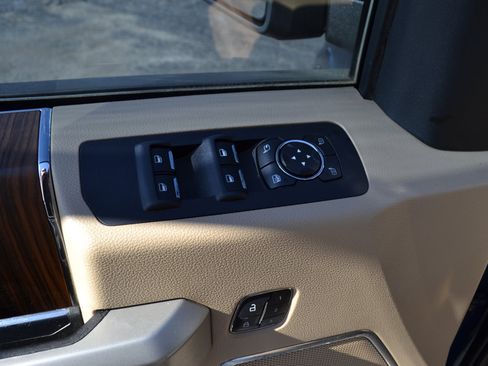 Used 2017 Ford F150 Lariat w/ Equipment Group 502A Luxury image 30