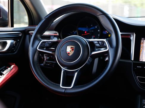 Used 2019 Porsche Macan AWD/4WD image 31