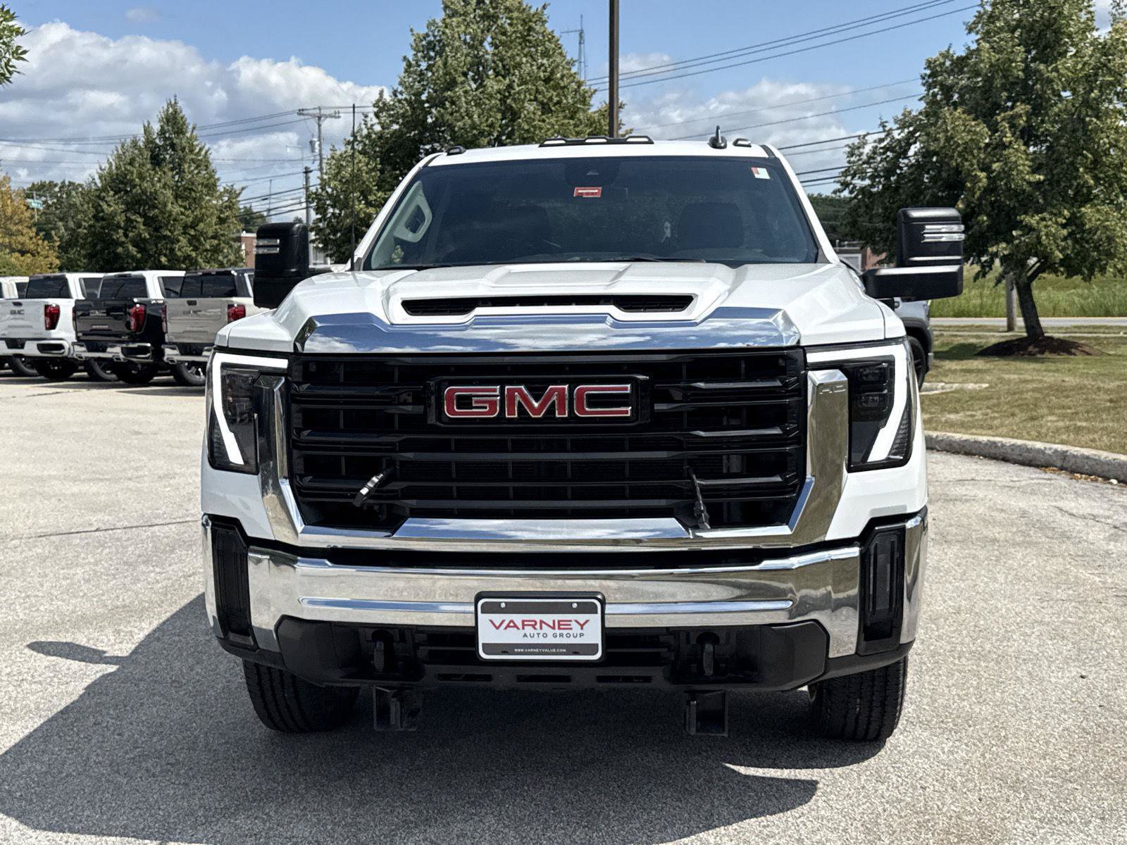 Used 2025 GMC Sierra 2500 Pro w/ Convenience Package AWD/4WD image 2