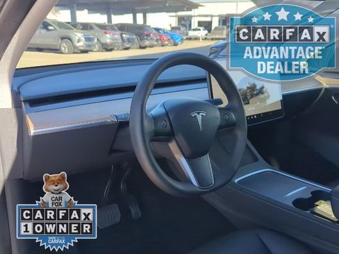 Used 2023 Tesla Model Y Performance image 4