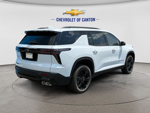 New 2027 Chevrolet Traverse LT w/ Midnight/Sport Edition FWD image 5