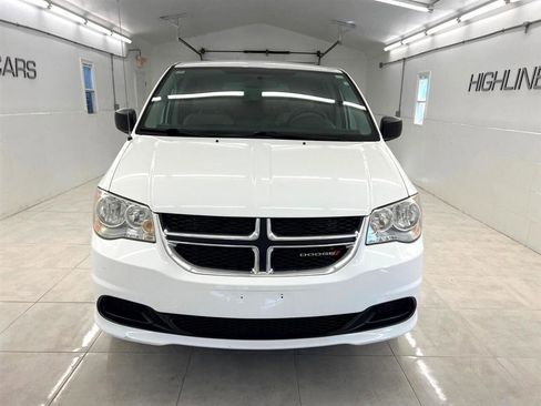 Used 2014 Dodge Grand Caravan SE w/ Quick Order Package 29E SE FWD image 2