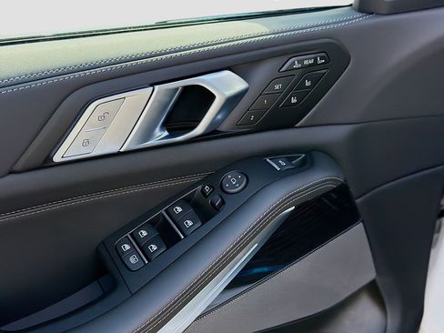 New 2026 BMW X7 xDrive40i image 23