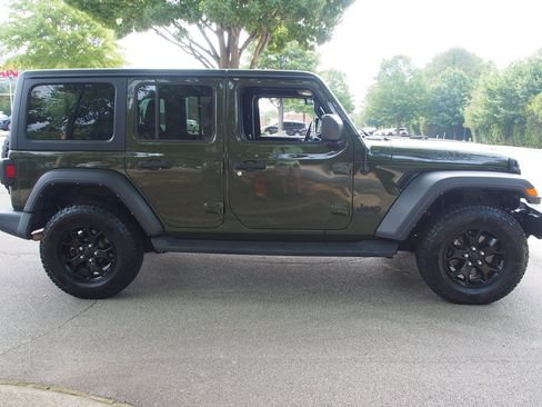 Used 2022 Jeep Wrangler Unlimited Sport AWD/4WD image 8