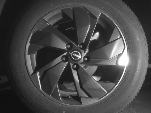 Used 2025 Nissan Rogue SV image 14