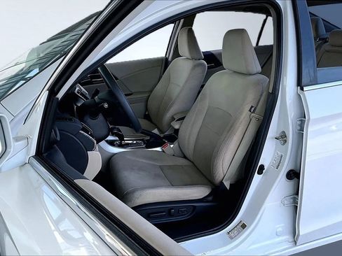 Used 2016 Honda Accord EX image 18
