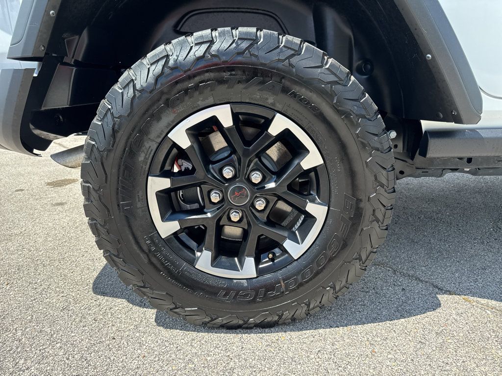 Used 2025 Jeep Wrangler Unlimited Rubicon AWD/4WD image 8