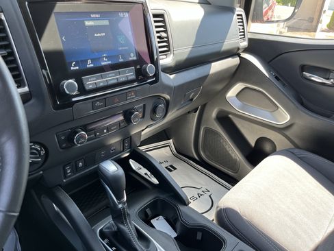 Used 2023 Nissan Frontier SV AWD/4WD image 28