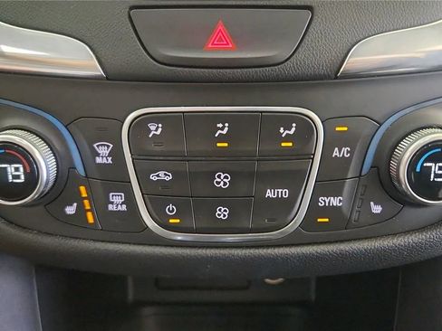 Used 2020 Chevrolet Equinox LT AWD/4WD image 30