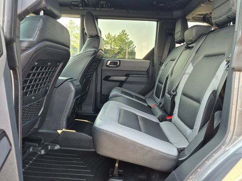 Used 2024 Ford Bronco Black Diamond AWD/4WD image 19