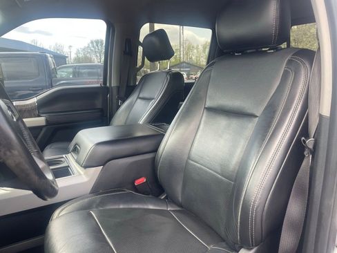 Used 2017 Ford F250 Lariat w/ Chrome Package image 21