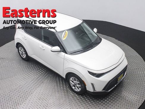 Used 2024 Kia Soul LX w/ Option Group 015 FWD image 4