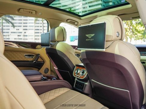Used 2017 Bentley Bentayga image 50