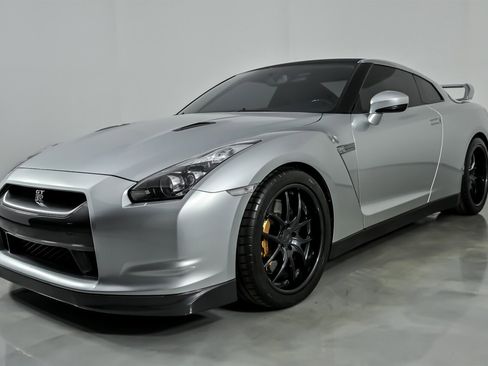 Used 2009 Nissan GT-R Premium image 5