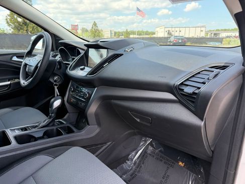 Used 2018 Ford Escape SE w/ SE Sync 3 Package image 19