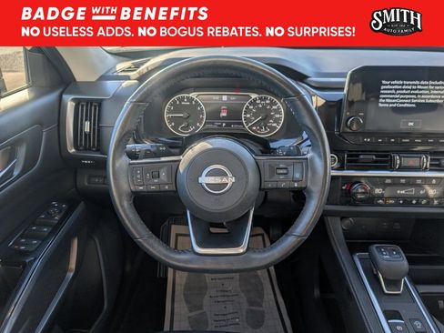 Used 2023 Nissan Pathfinder SL image 13