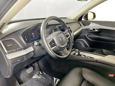Used 2023 Volvo XC90 B5 Core w/ Protection Package Premier image 9