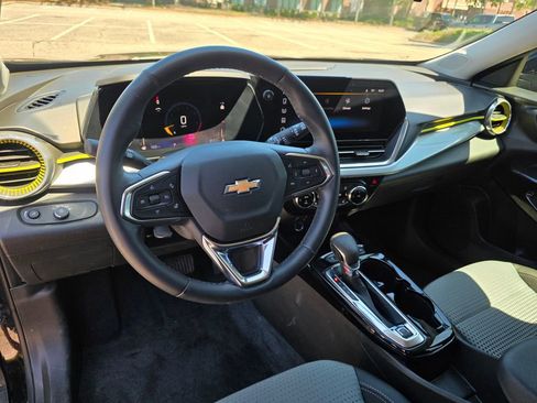 Used 2025 Chevrolet Trax LT w/ Driver Confidence Package FWD image 15