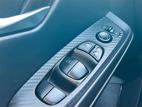 Used 2024 Nissan Sentra SV image 17