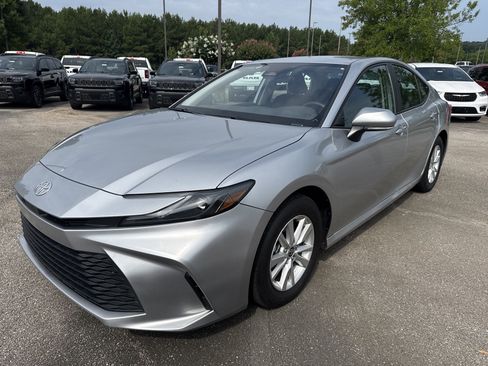 Used 2025 Toyota Camry LE FWD image 3