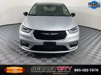 Used 2024 Chrysler Pacifica Limited video 2