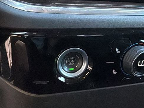 Used 2024 Chevrolet Silverado 1500 LT image 30