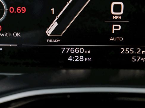 Used 2022 Audi RS Q8 image 23