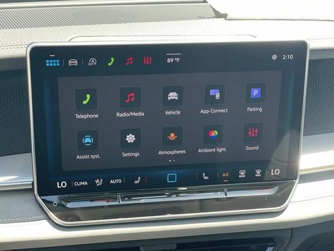 New 2026 Volkswagen Tiguan SE FWD image 11