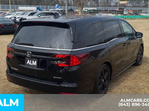Used 2023 Honda Odyssey Sport image 5