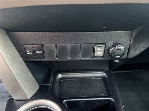 Used 2015 Toyota RAV4 XLE image 26