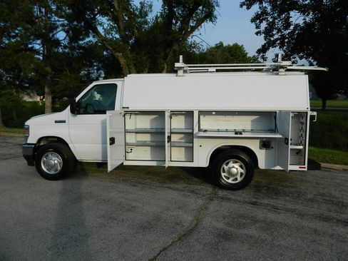 Used 2023 Ford E-350 and Econoline 350 Super Duty w/ Power Windows & Locks Group RWD image 8