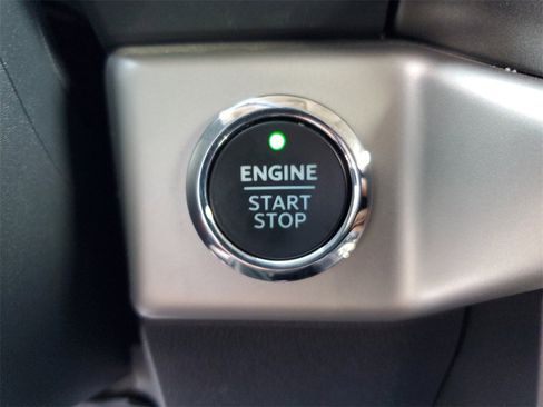 Used 2024 Ford Expedition Max XLT image 34