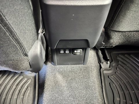 Used 2025 Toyota Prius Plug-In Hybrid FWD image 23