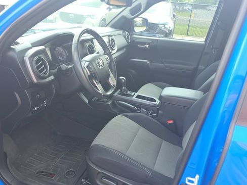 Used 2021 Toyota Tacoma TRD Off-Road w/ Technology Package AWD/4WD image 21