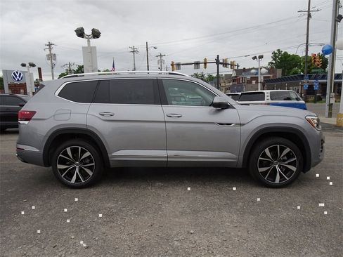 New 2025 Volkswagen Atlas SEL Premium R-Line image 6