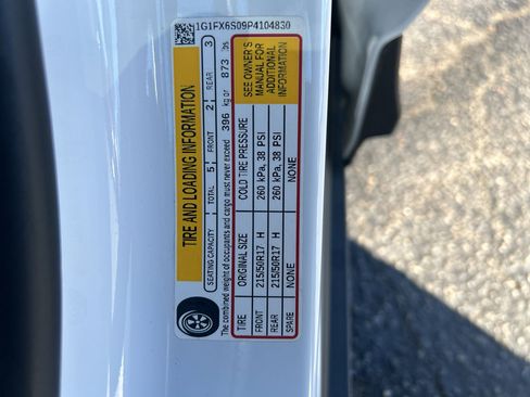 Used 2023 Chevrolet Bolt LT w/ Infotainment Package image 19